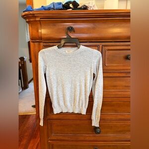Forever 21 Contemporary Light Gray Crewneck Sweater Size Small